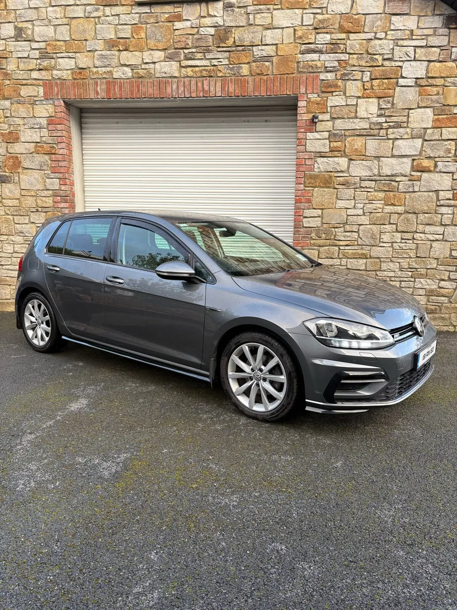 Volkswagen Golf R-Line - Image 2