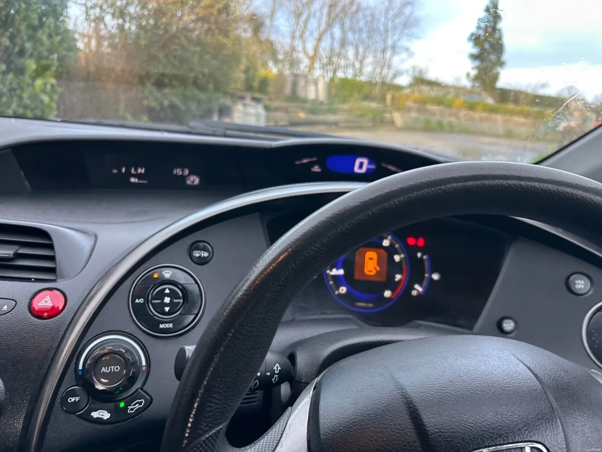 2009 Honda civic  ///1.3 petrol Manual - Image 3