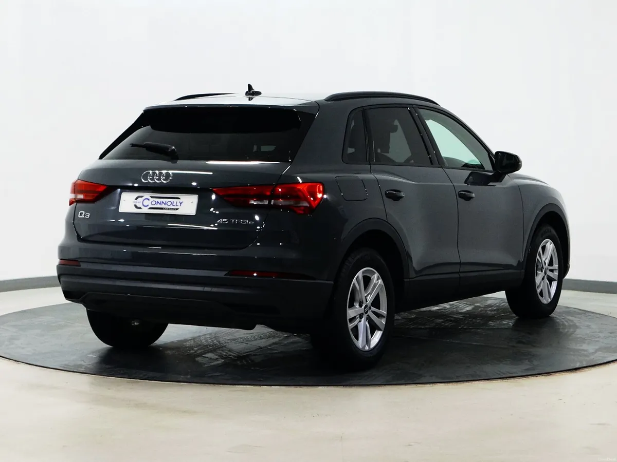 *39* 2022 Audi Q3 1.4tfsi technik - Image 4