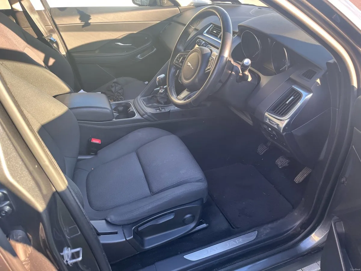Jaguar E-Pace - Image 4