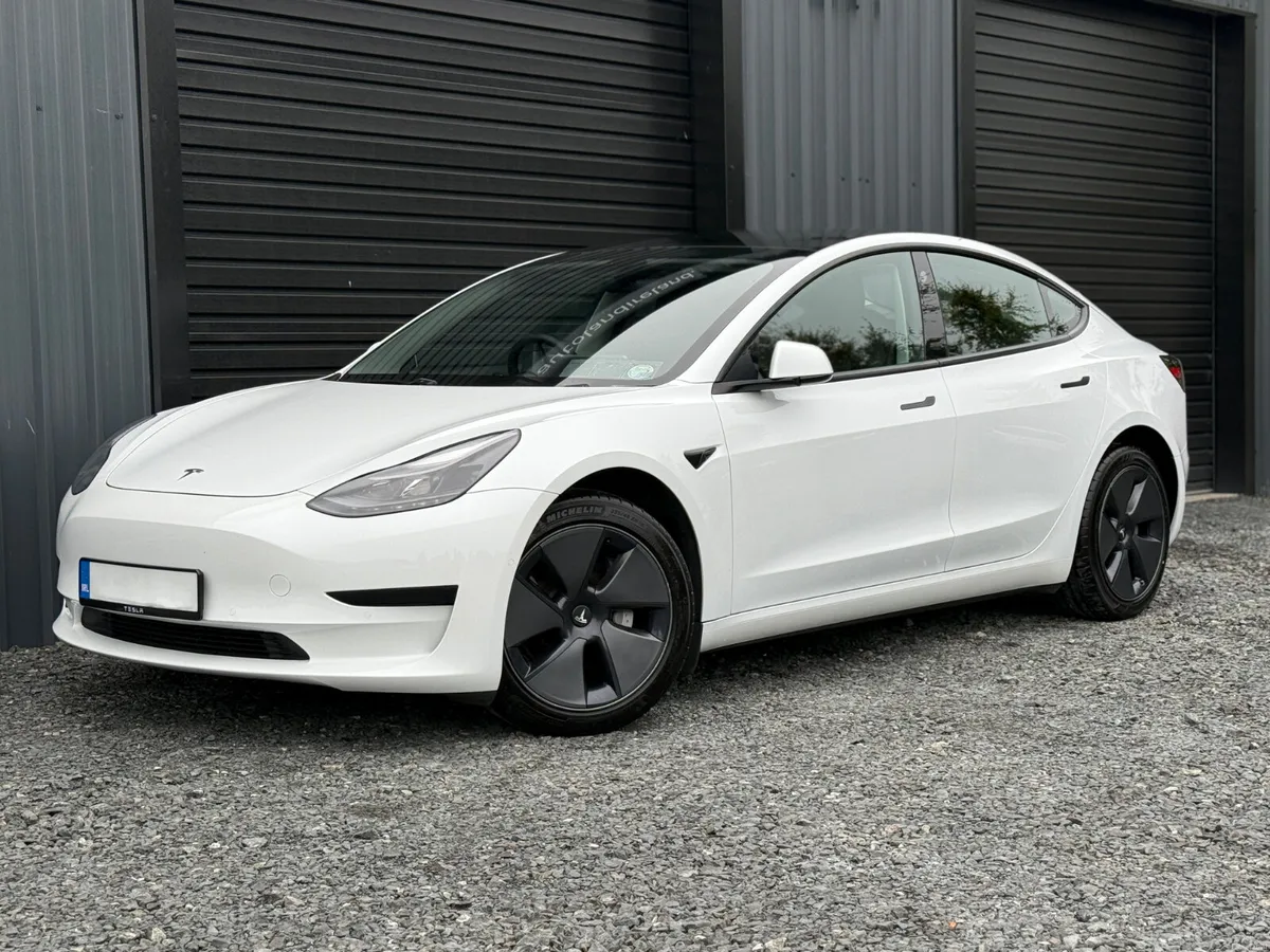 212 Tesla Model 3 Standard Plus - Image 1