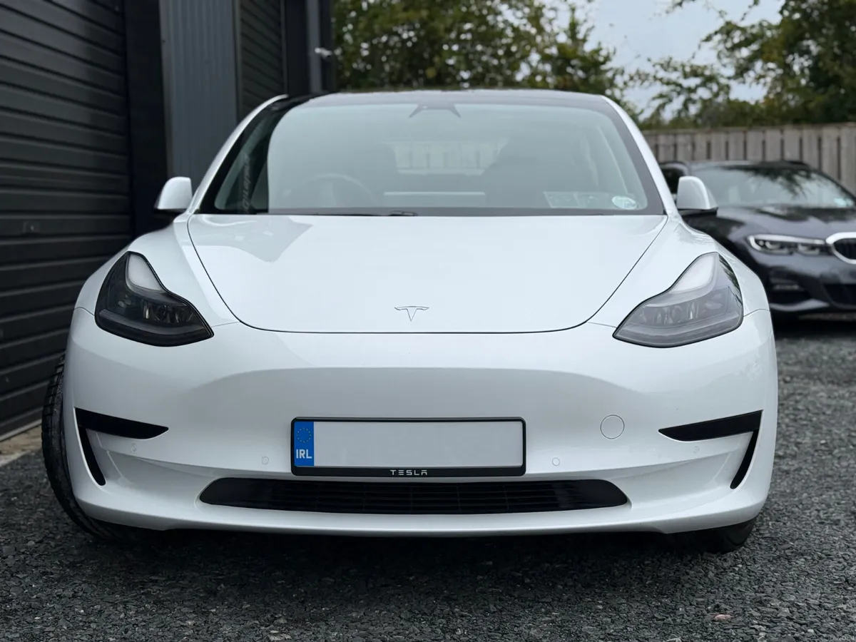 212 Tesla Model 3 Standard Plus - Image 2