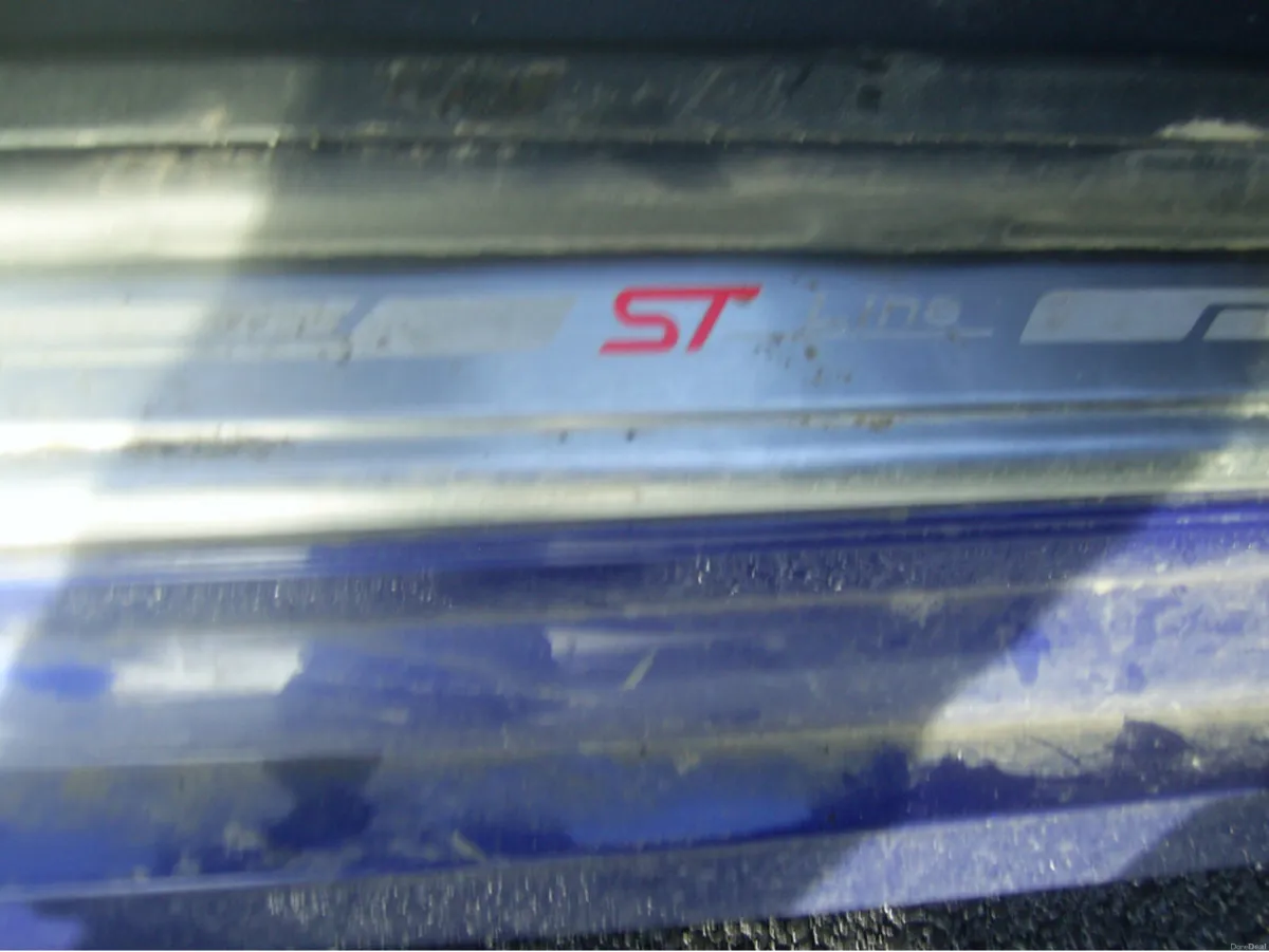 Ford Focus ST-LINE 1.5 TD 120PS 6SPEED 4DR - Image 4