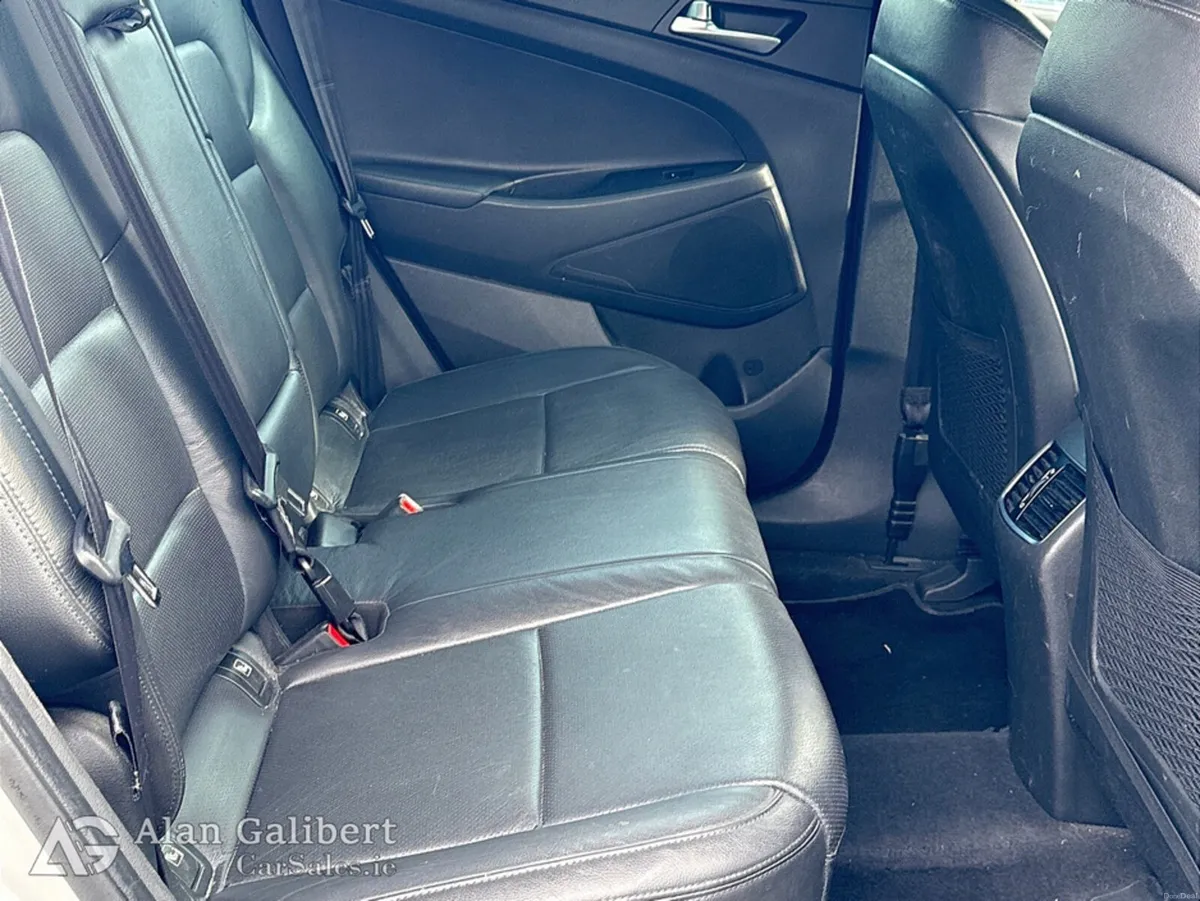 Hyundai Tucson 1.7 Diesel  EXECUTIVE - Image 4