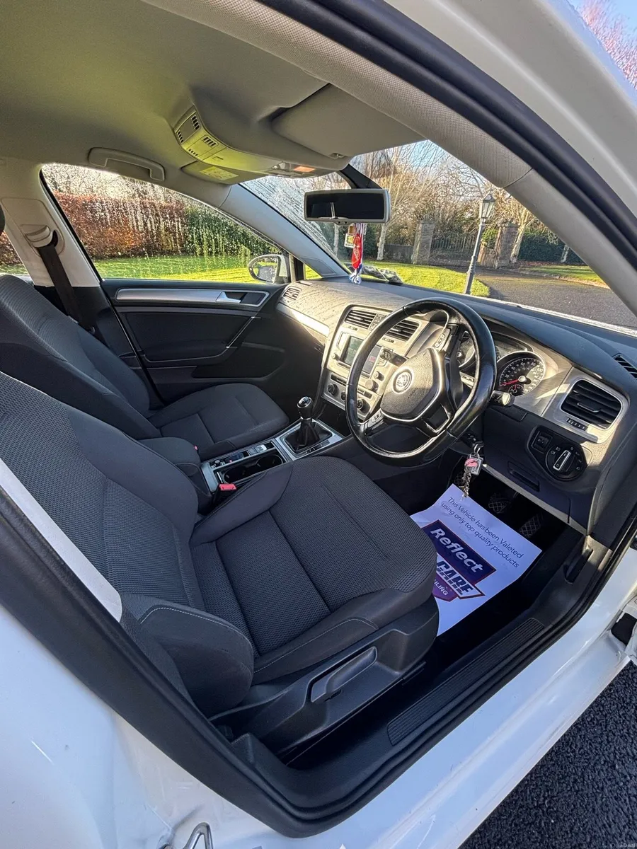 Volkswagen Golf - Image 4