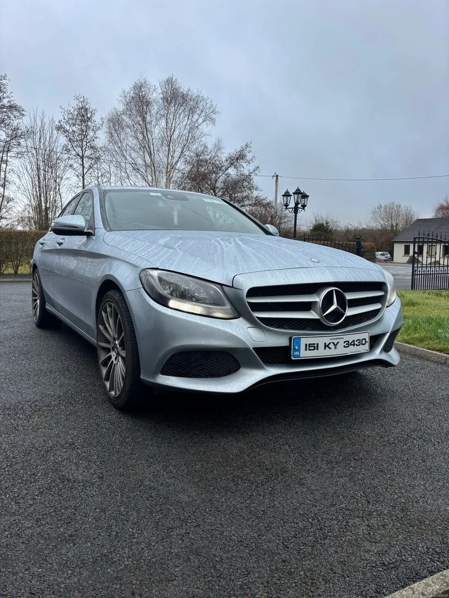 Mercedes Benz C220d / Fully Serviced/ New Battery - Image 3