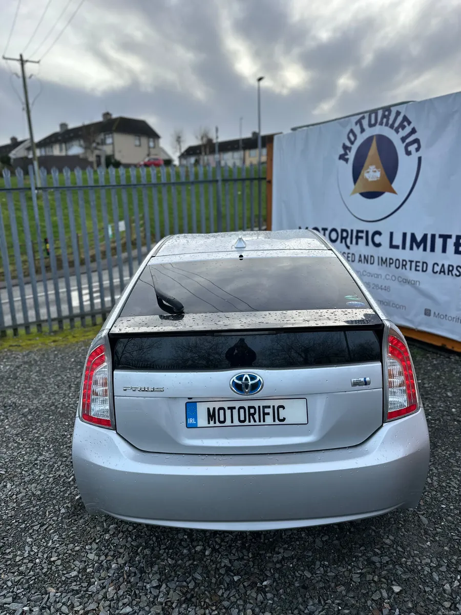 Toyota Prius 2015 | Hybrid | Reverse Cam - Image 2