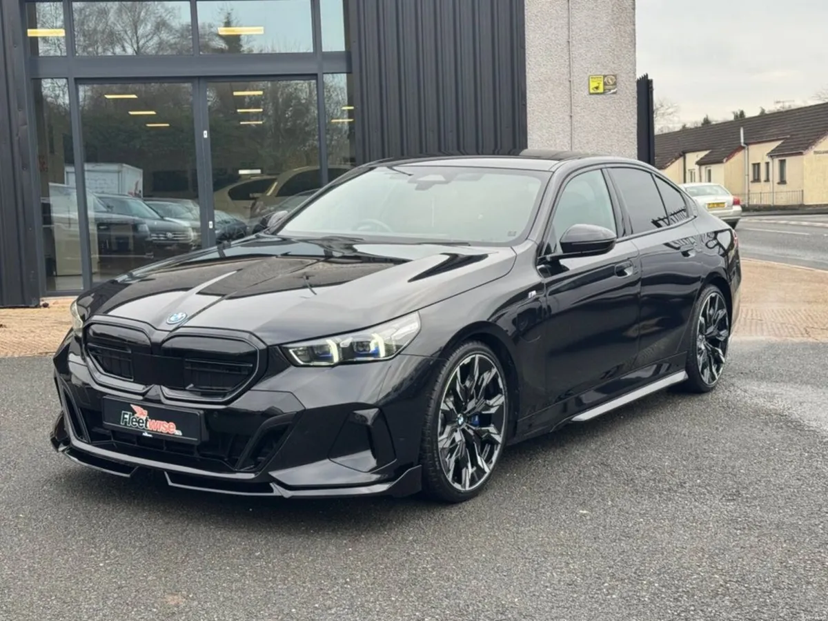 2.0 530e 22.1kWh M Sport Saloon 4dr Petrol Plug-in - Image 3