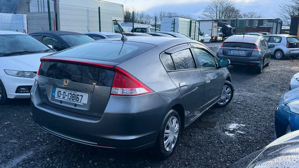 Honda Insight 2010 Fully Automatic low mileage - Image 4