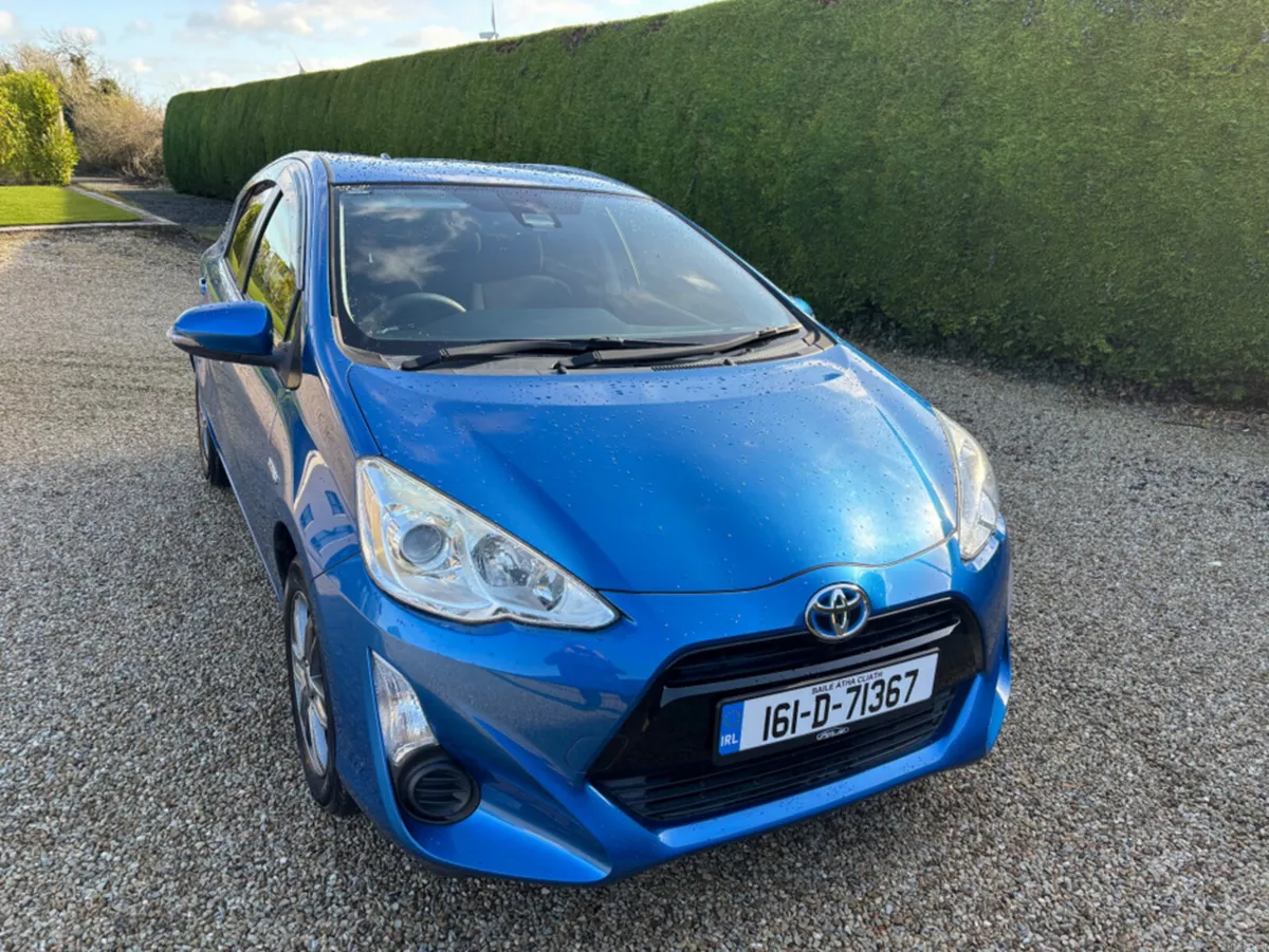 Toyota Aqua 1.5 hybrid - Image 2