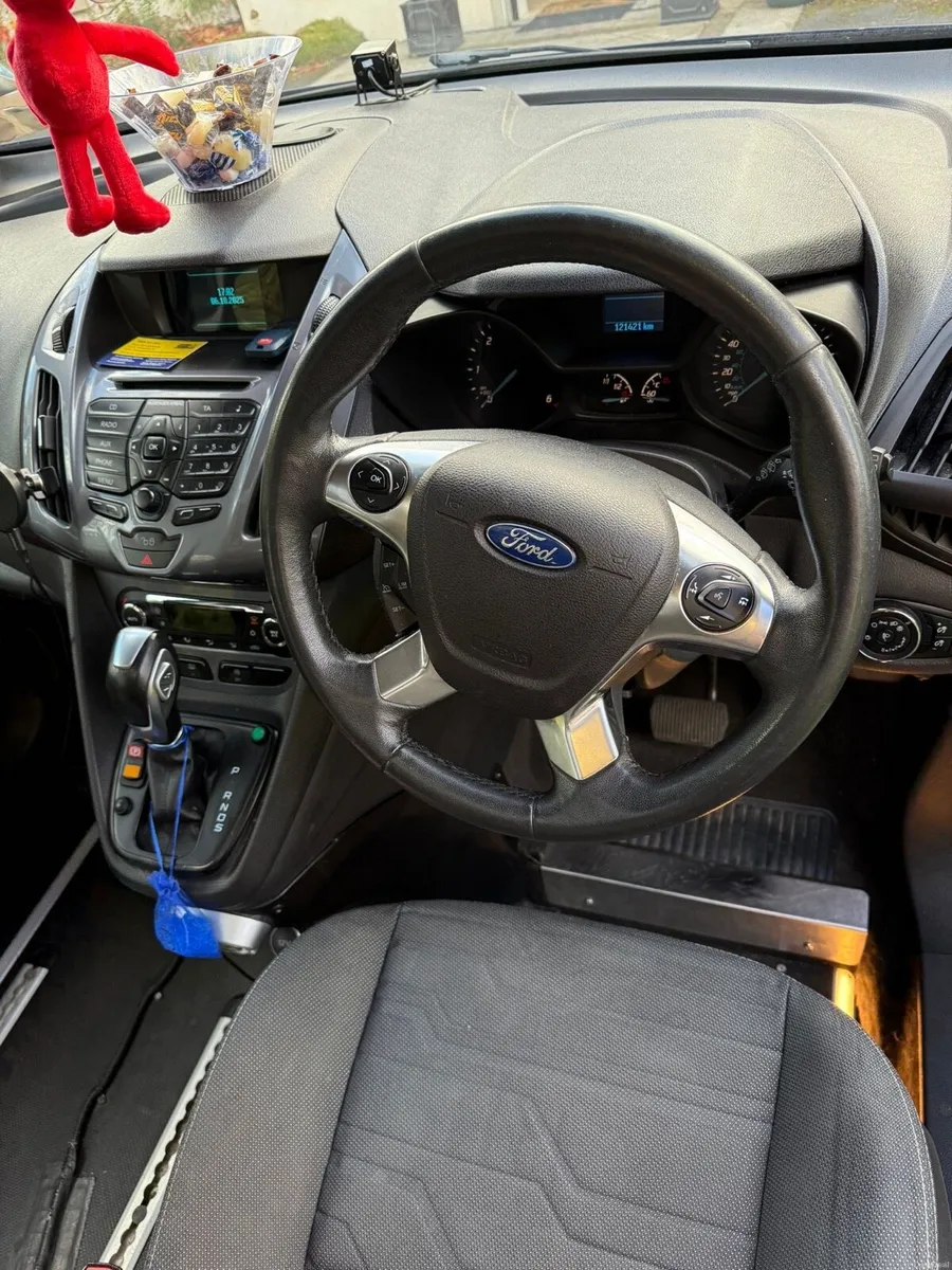 Ford Tourneo Connect | Wheelchair Upfront - Image 6