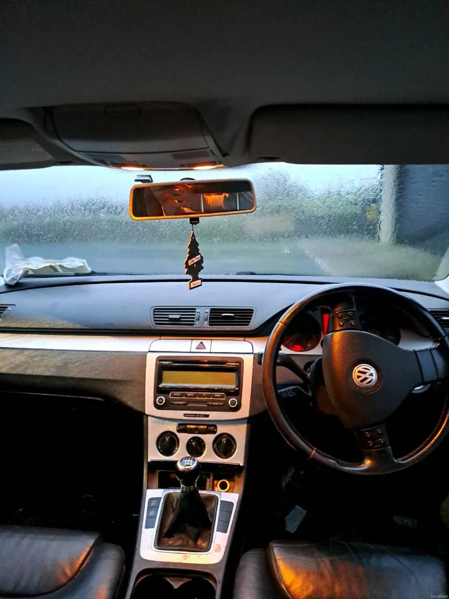 08 volkswagon passat - Image 3