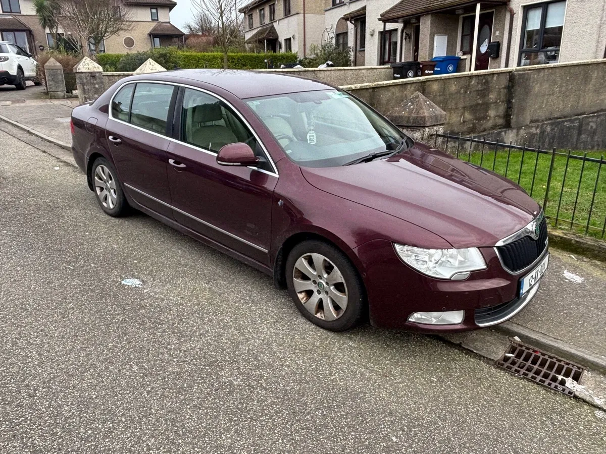 Skoda Superb 2012 - Image 1