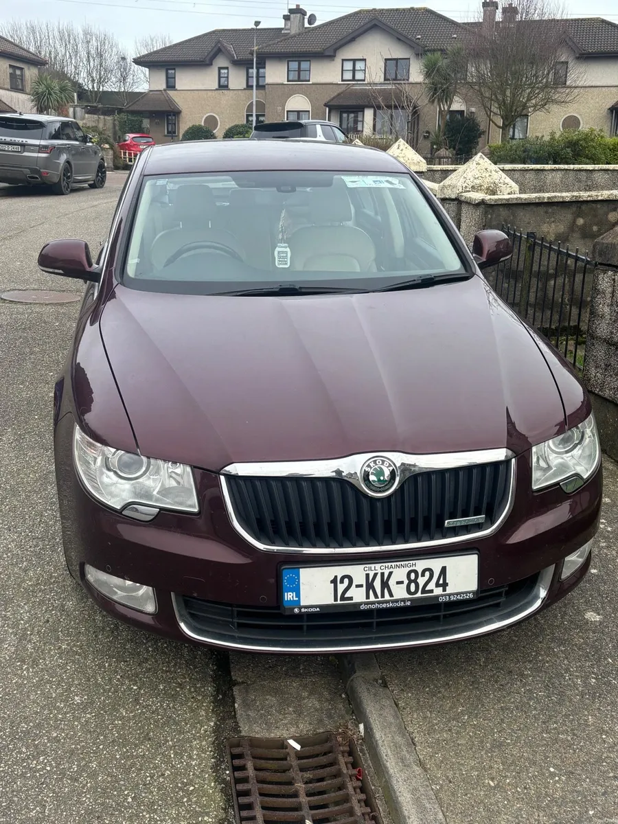 Skoda Superb 2012 - Image 2