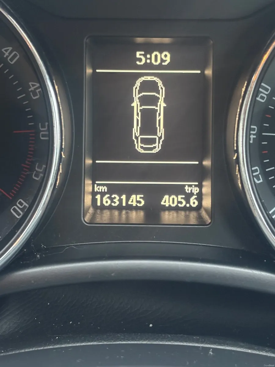 Skoda Superb 2012 - Image 3