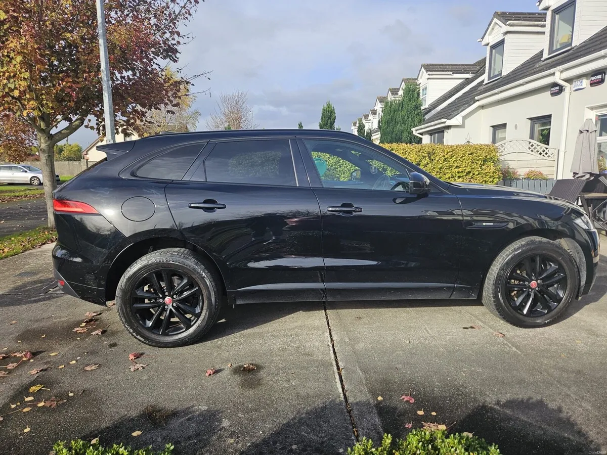 Jaguar F-Pace - Image 4