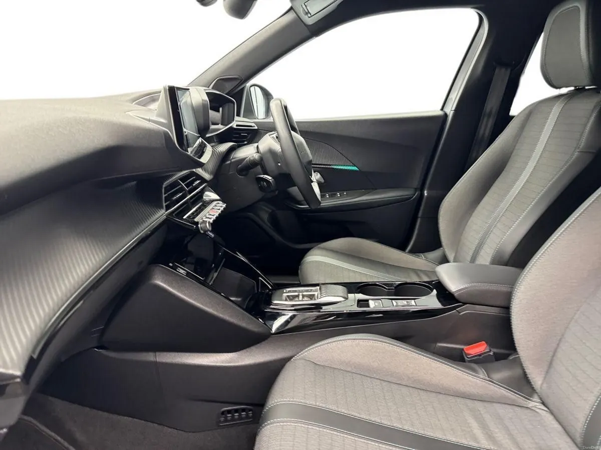 Peugeot 2008 E ALLURE *PRICE DROP* €70 PER WEEK - Image 3