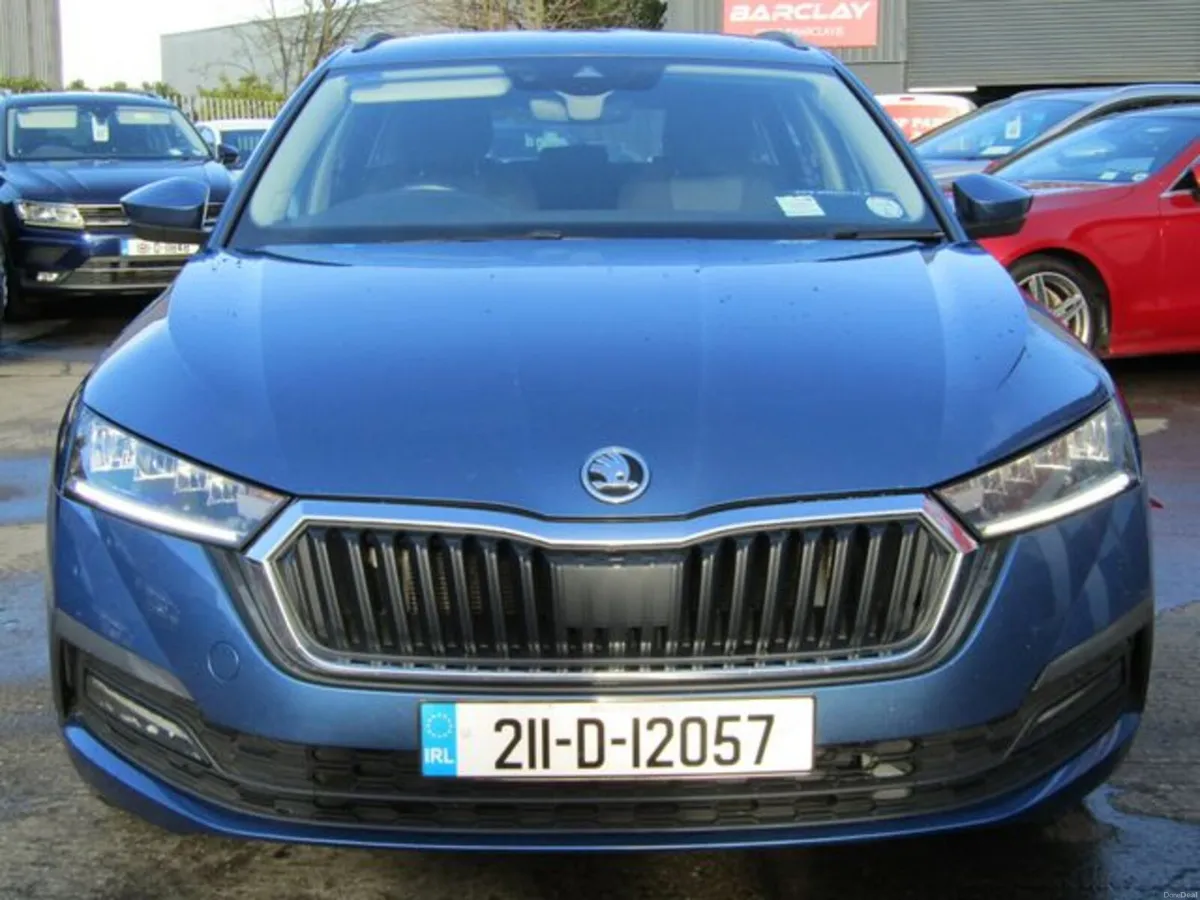 Skoda Octavia C Ambition 2.0tdi 115HP 5DR - Image 2