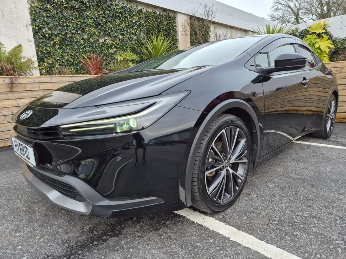 Toyota Prius 2.0 HYBRID / G-PACK HIGH SPEC / TAX € - Image 3