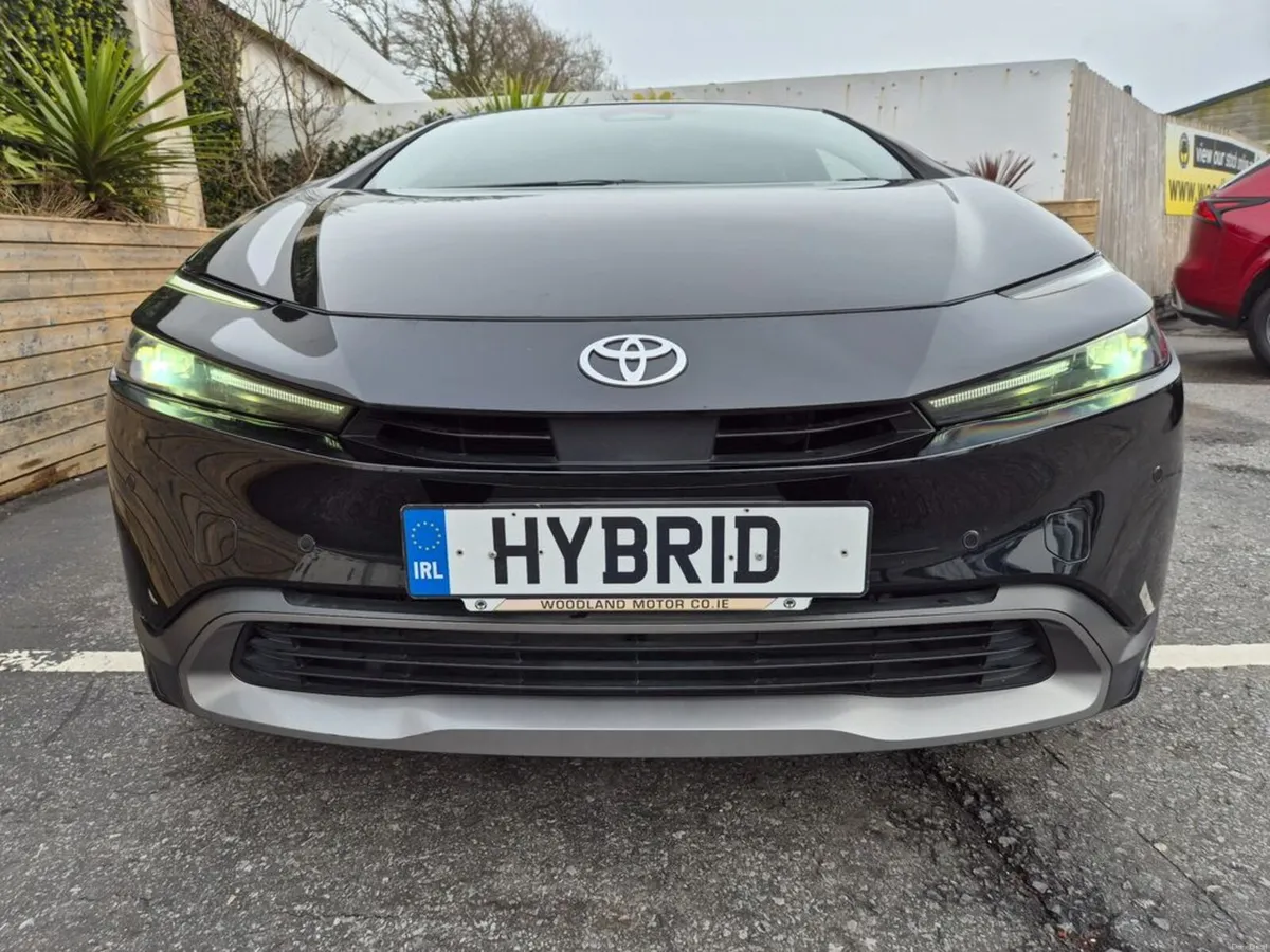 Toyota Prius 2.0 HYBRID / G-PACK HIGH SPEC / TAX € - Image 4