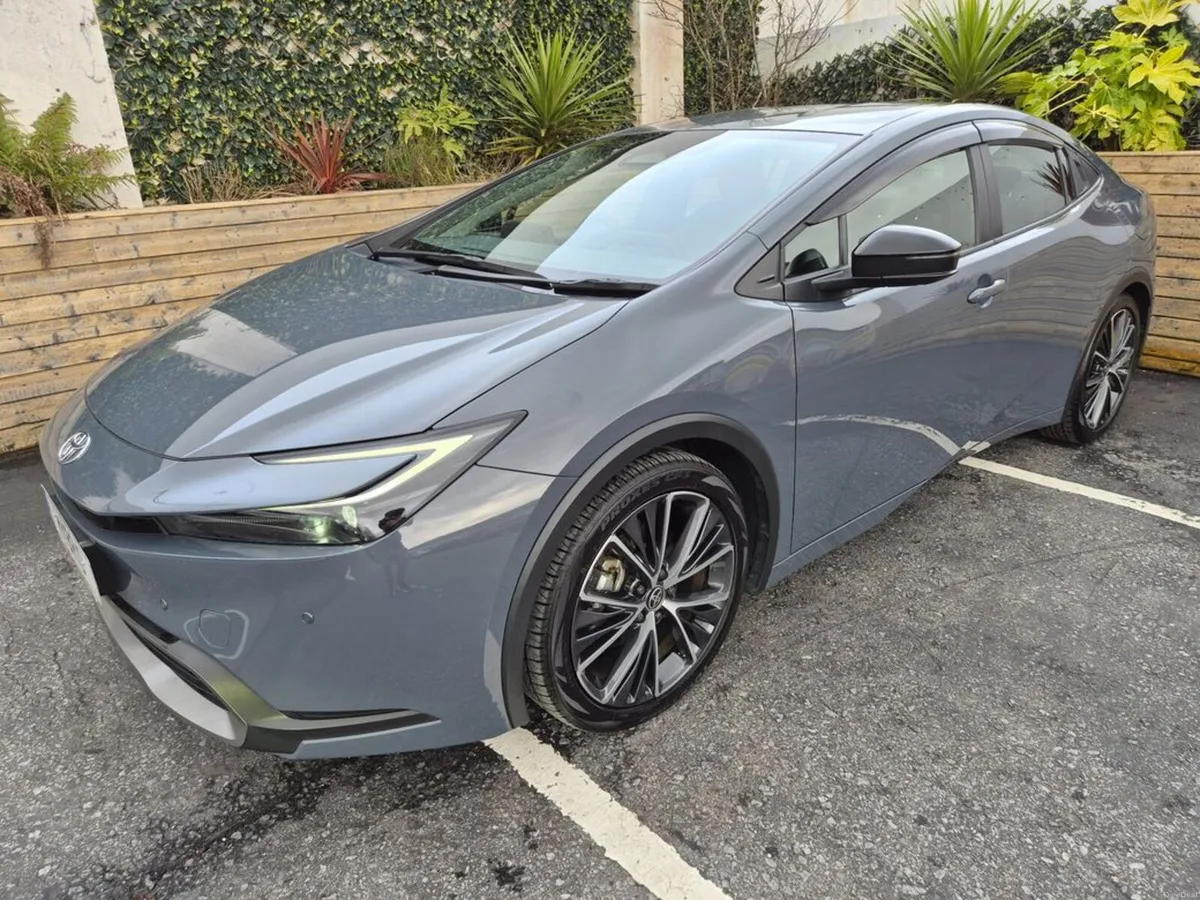 Toyota Prius 2.0 HYBRID / G-PACK / HIGH SPEC / TAX - Image 3