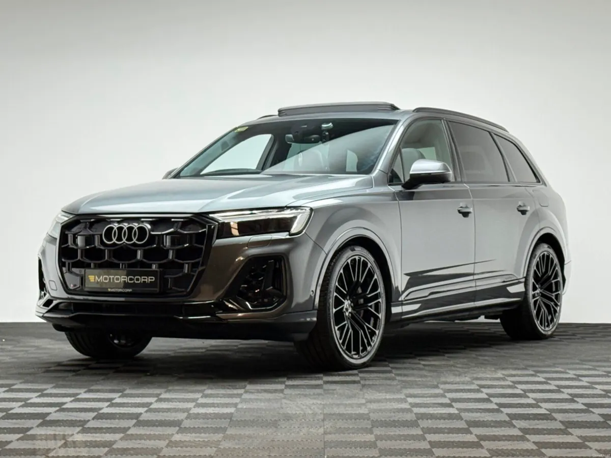 Audi Q7 55 TFSI E S LINE *PAN ROOF* - Image 3