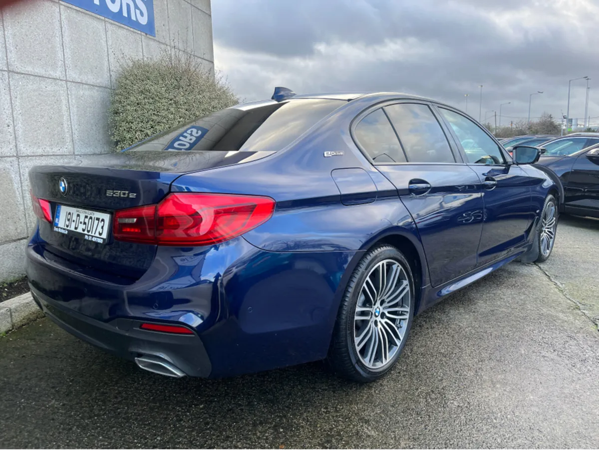 BMW 5-Series 530e M-SPORT PHEV 2.0 PETROL - Image 4