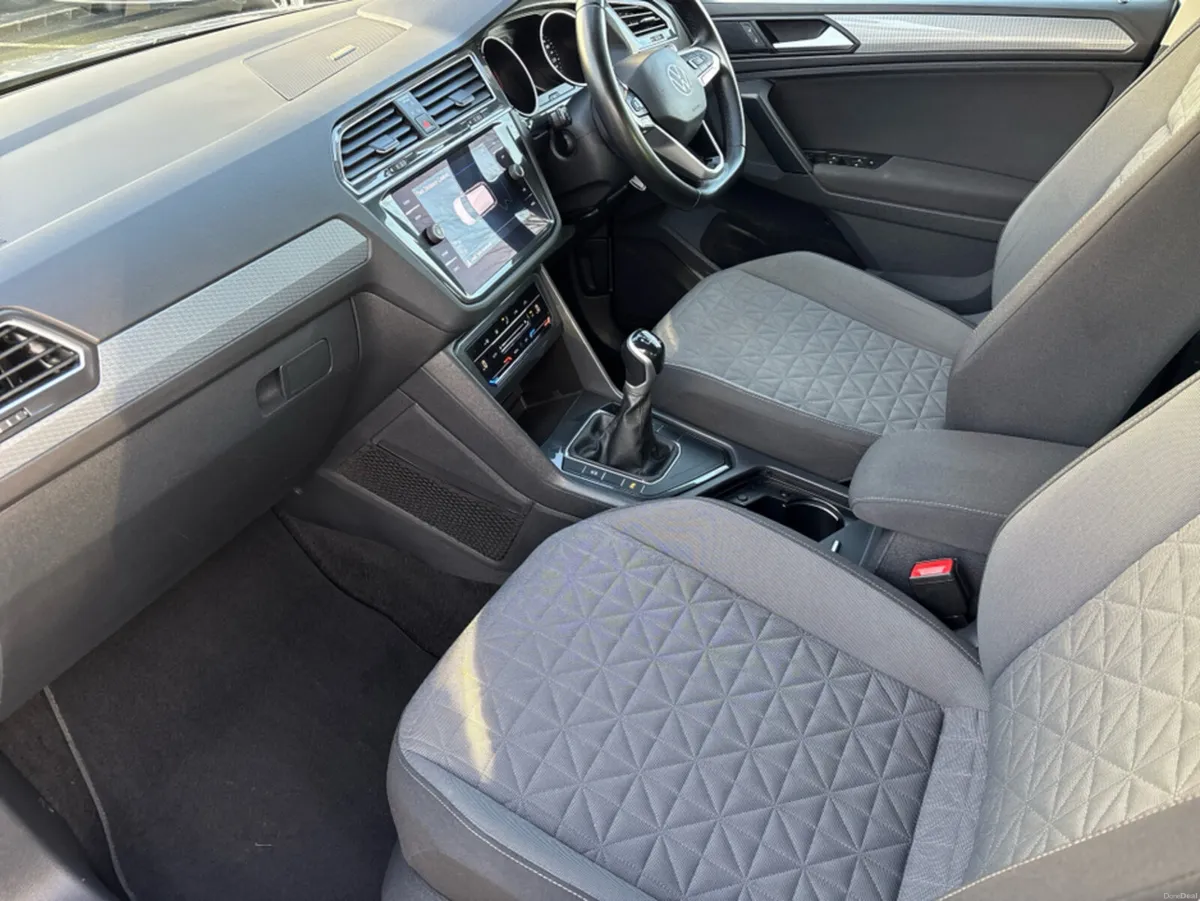 Volkswagen Tiguan LIFE 2.0 TDI MANUAL 6SPEED FWD 1 - Image 3