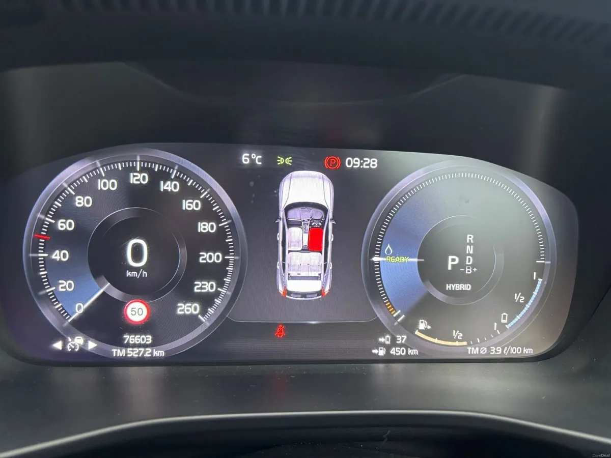 Volvo XC40 2021 R-Design T5 PHEV - Image 3