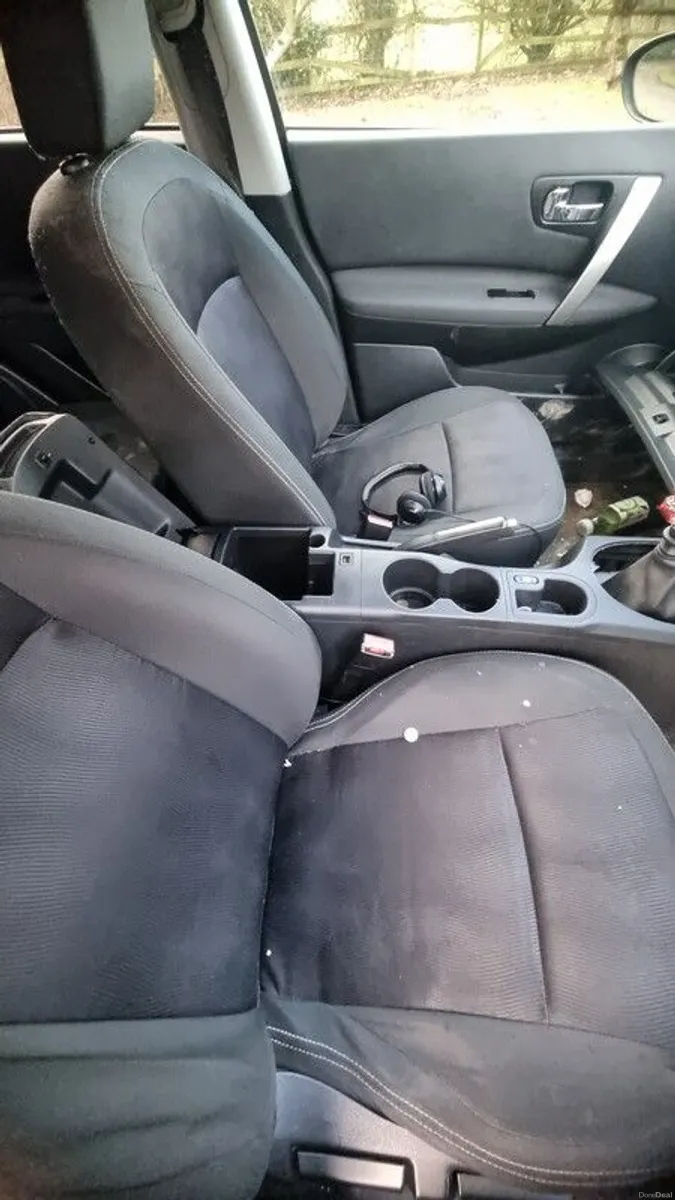 For repair: 2012 Nissan Qashqai n-tec highest trim sunroof 360 camera touch screen - Image 4