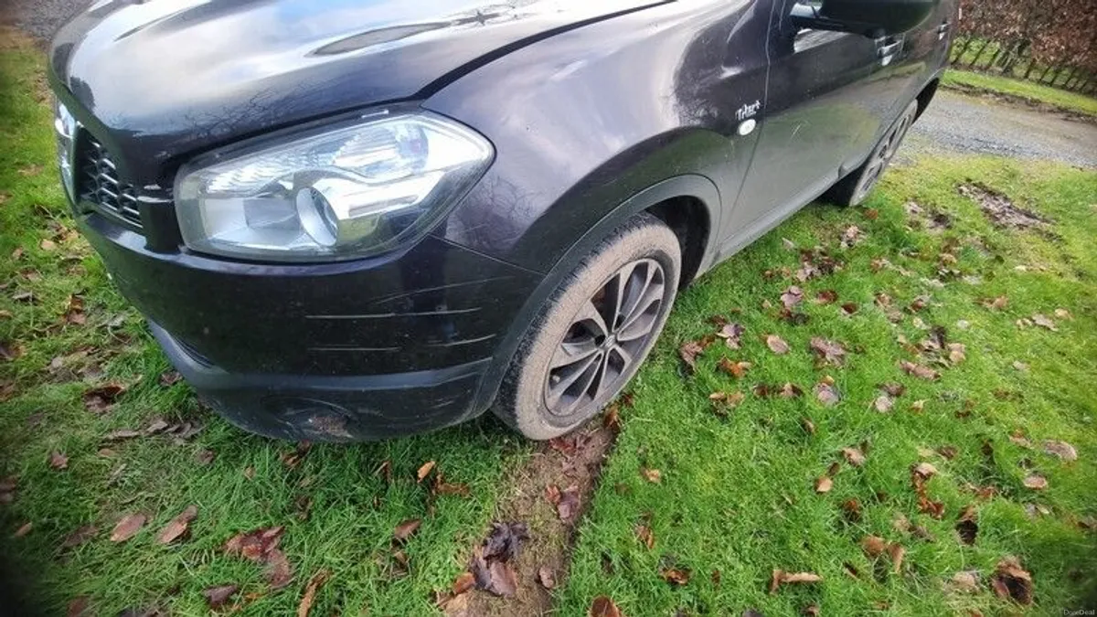 For repair: 2012 Nissan Qashqai n-tec highest trim sunroof 360 camera touch screen - Image 2