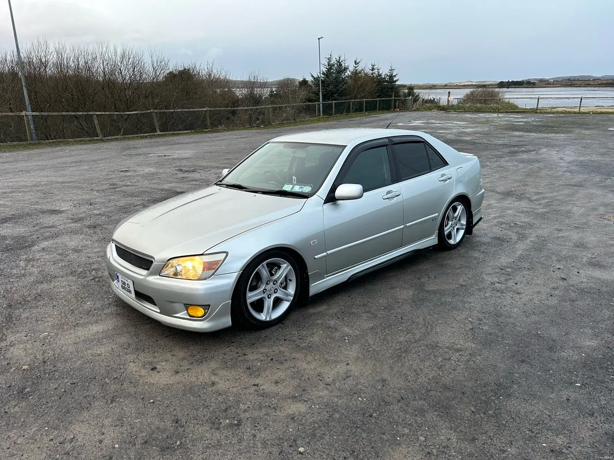 Lexus is200 - Image 2