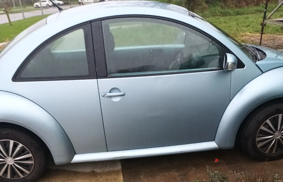 Volkswagen Beetle 2005 - Image 3