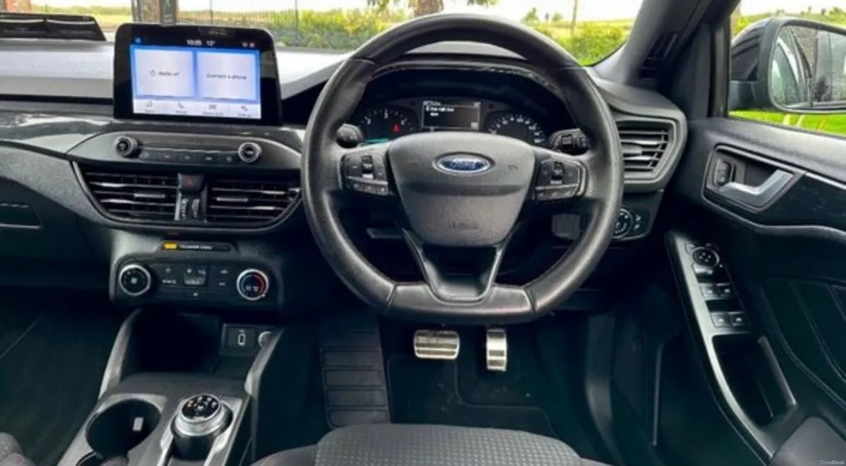 Ford Focus ST Line 2019 Automatic - Image 2