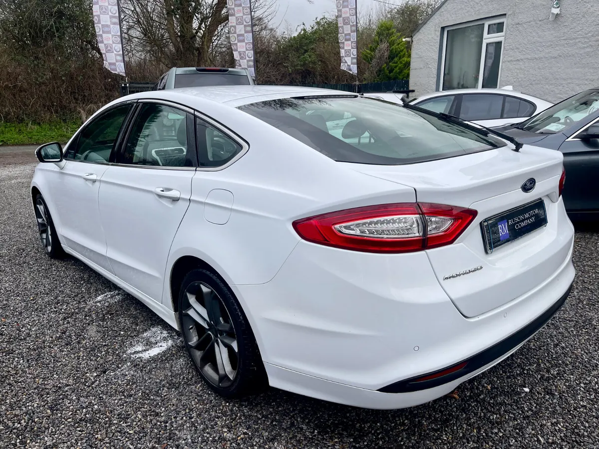 Ford Mondeo 1.6 TDCi ,Manual,Big Screen - Image 4
