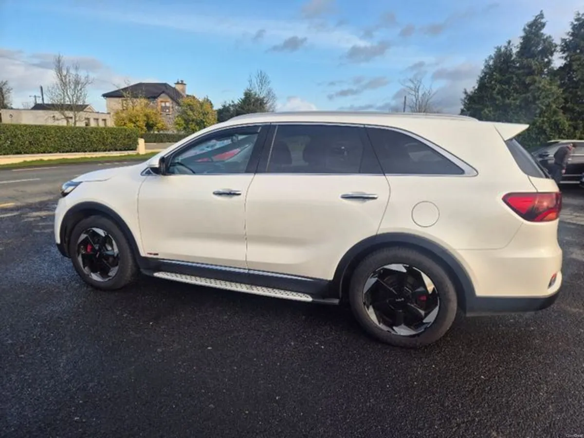 Kia Sorento GT Line 2.2crdi Diesel Auto (7 SEATER) - Image 4