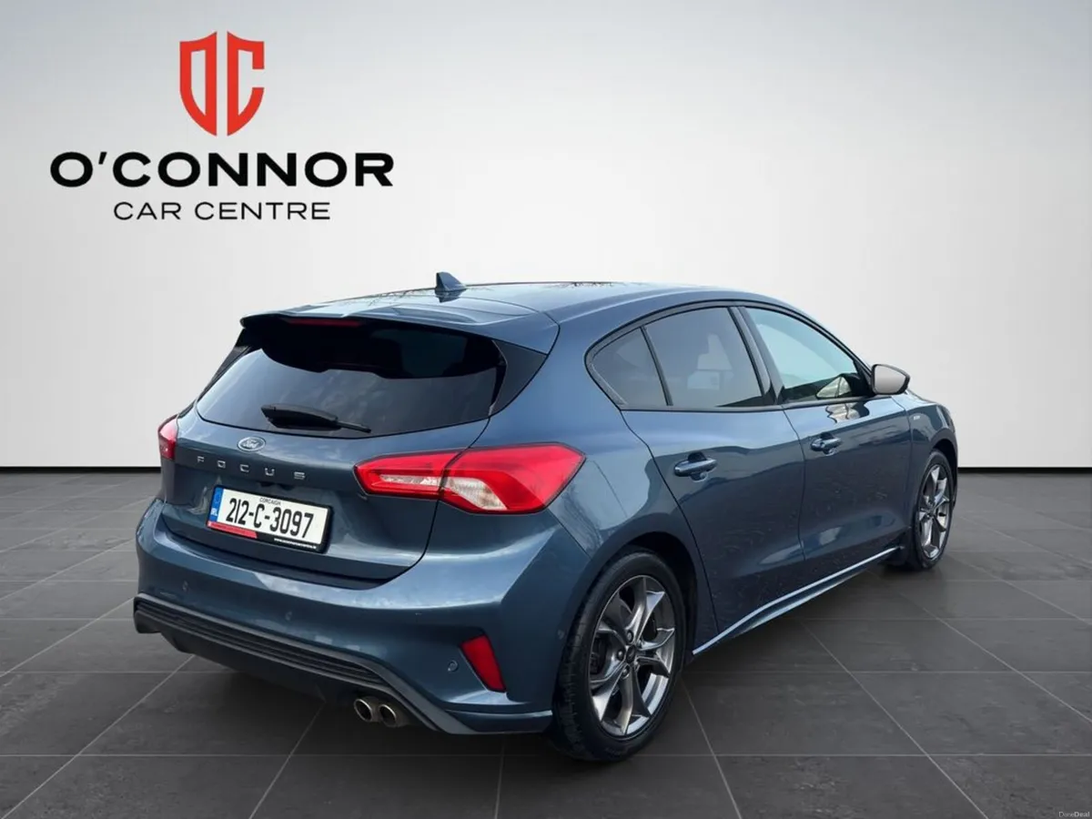 Ford Focus Diesel saver, traffic dodger, and snack - Image 4