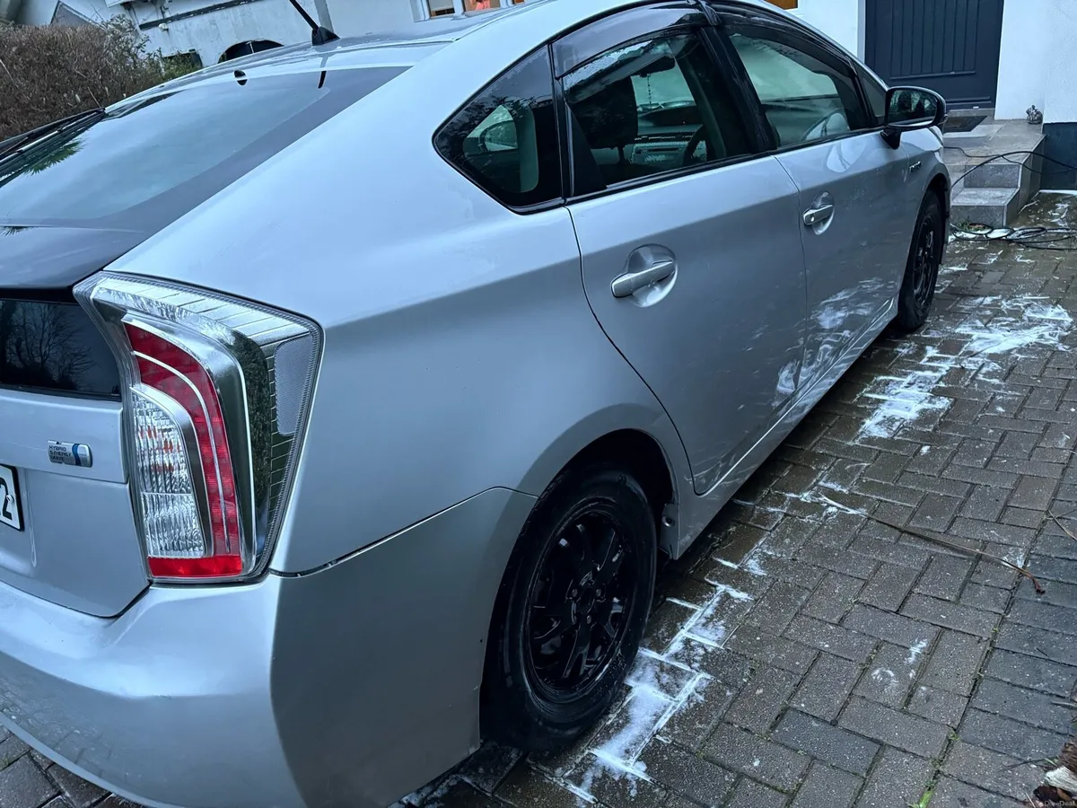 Toyota Prius 1.8 - Image 3