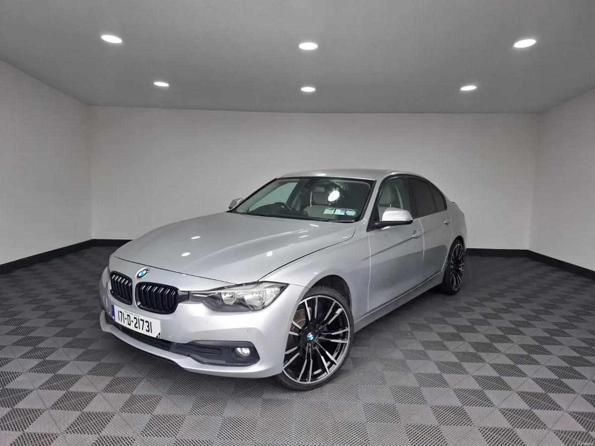 2017 bmw 318 SE automatic - Image 4