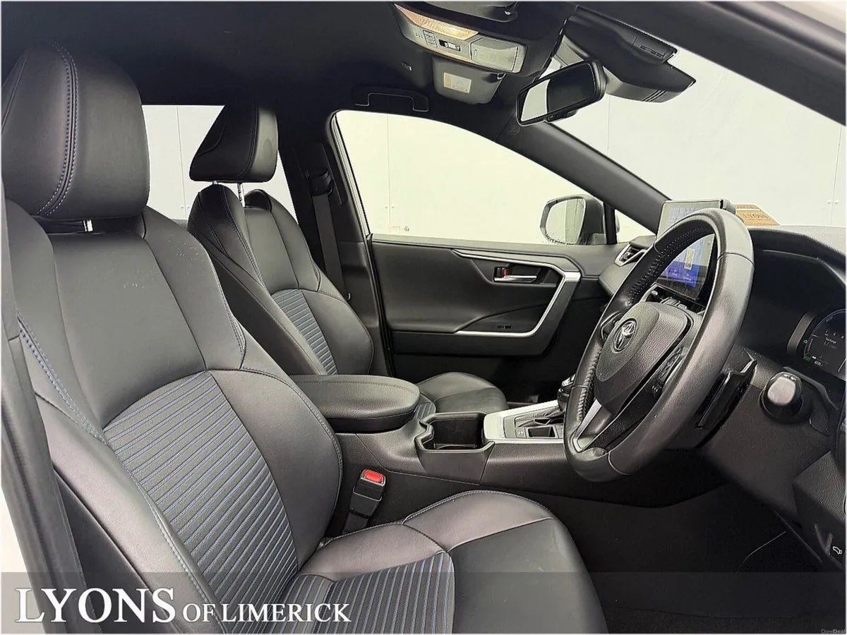 Toyota RAV4 2.5 Hybrid Platinum 2WD - Image 3