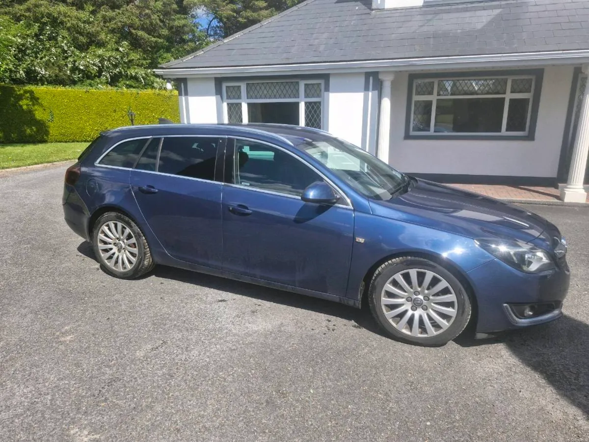 2016 Opel Insignia tourer 170 - Image 1