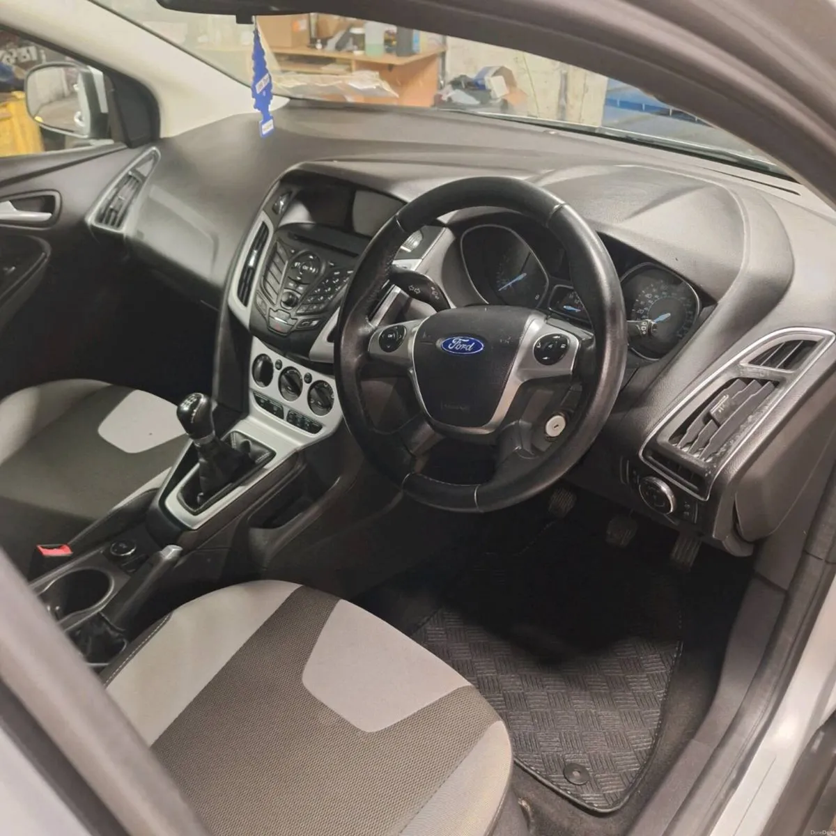 2013 Ford Focus 5 door hatchback - Image 3