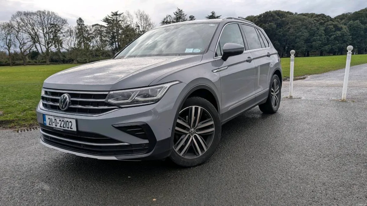 2021 VW Tiguan Elegance 1.5 TSI, Full Service Hist - Image 3