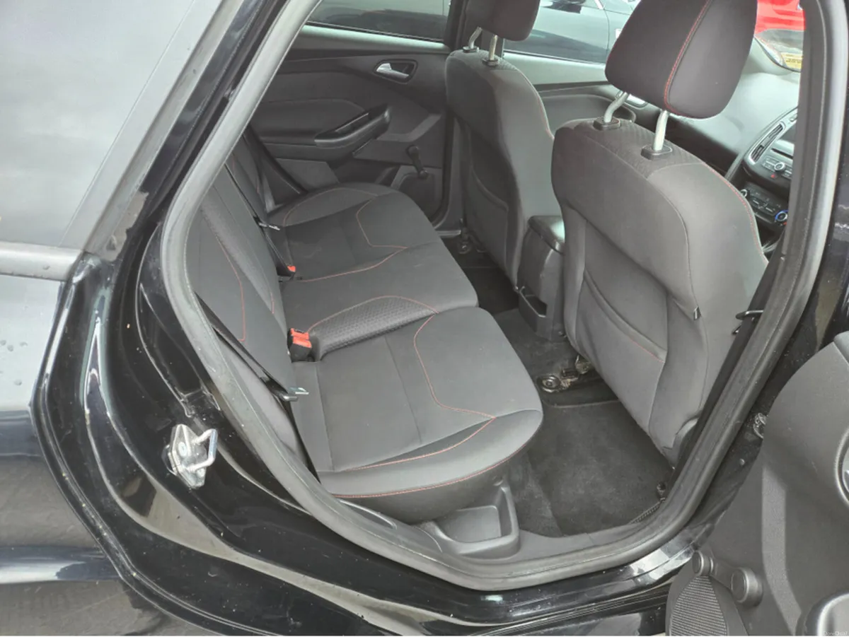 Ford Focus 1.0 ECOBOOST ST-LINE 140 140PS 5DR T ST - Image 4