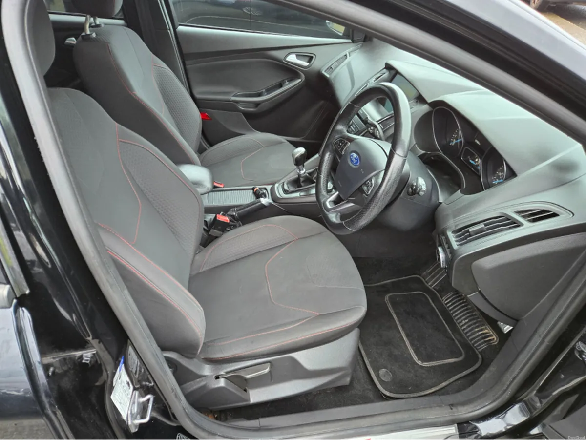 Ford Focus 1.0 ECOBOOST ST-LINE 140 140PS 5DR T ST - Image 6