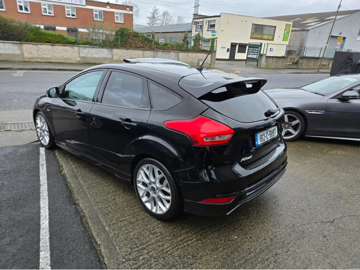 Ford Focus 1.0 ECOBOOST ST-LINE 140 140PS 5DR T ST - Image 2