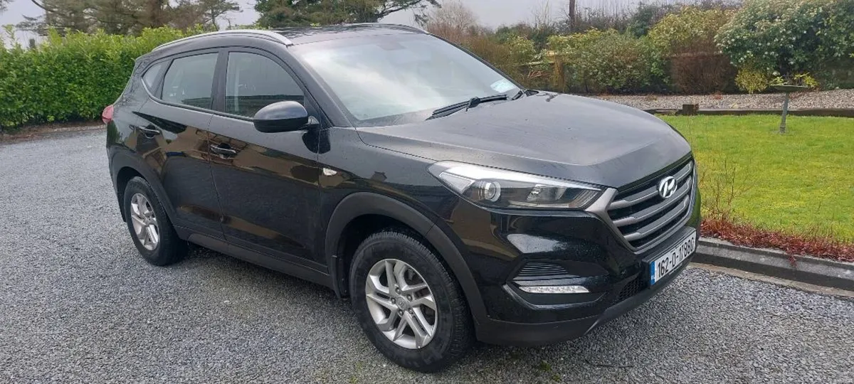 2016 hyundai Tucson 1.7 nct 8/26 tax €280 - Image 2