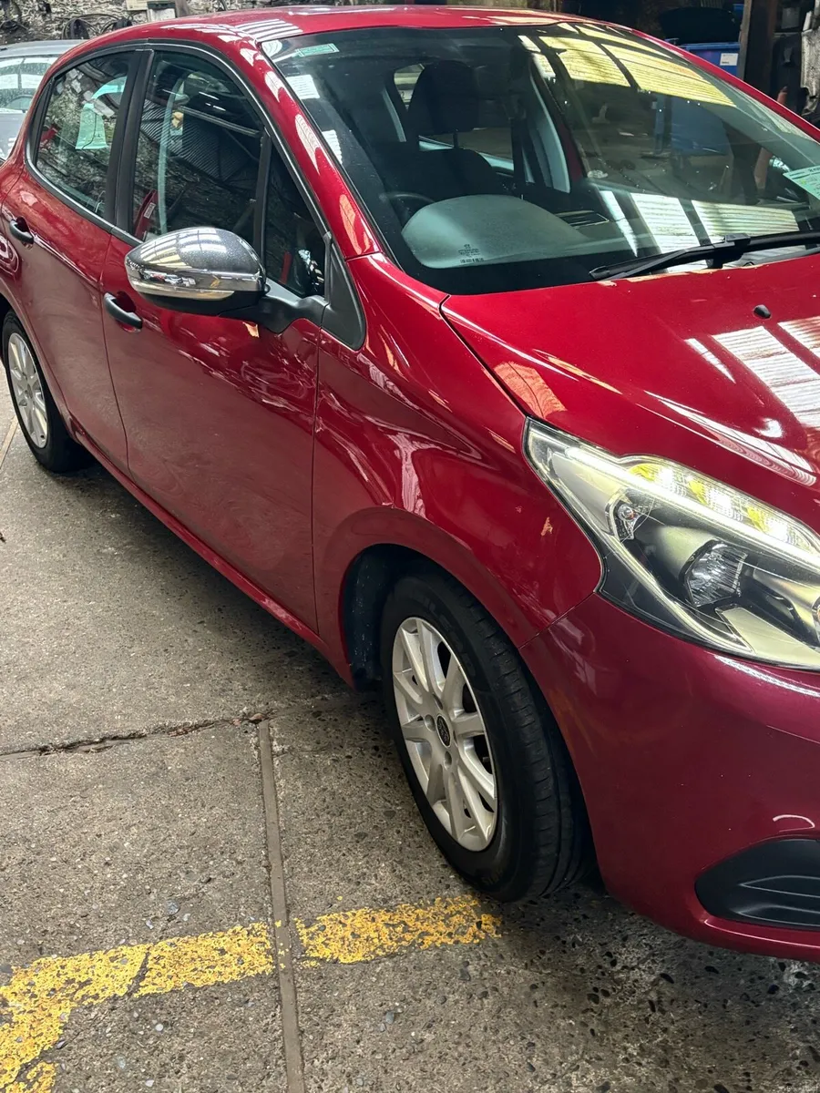 2017 Peugeot 208 - Image 2