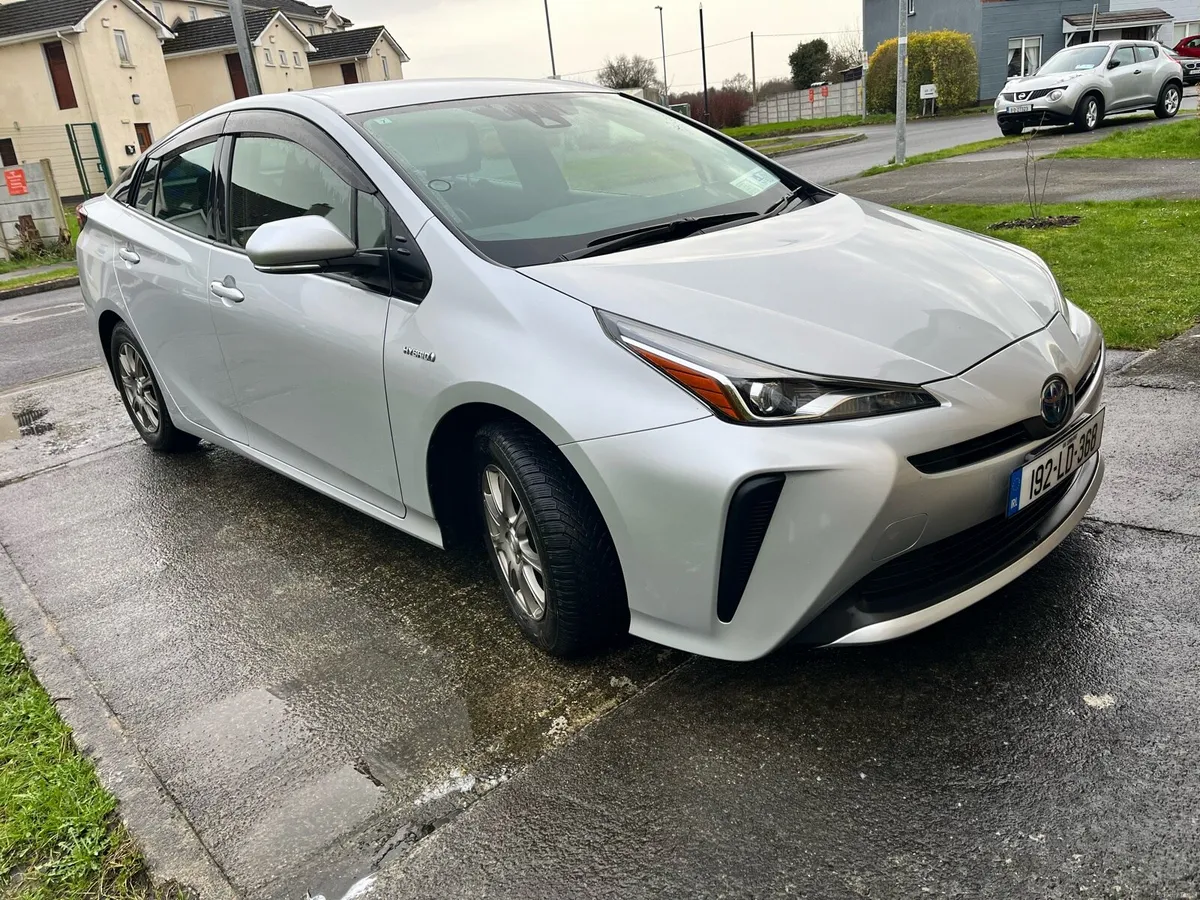 Toyota Prius 2019 *low mileage * - Image 1