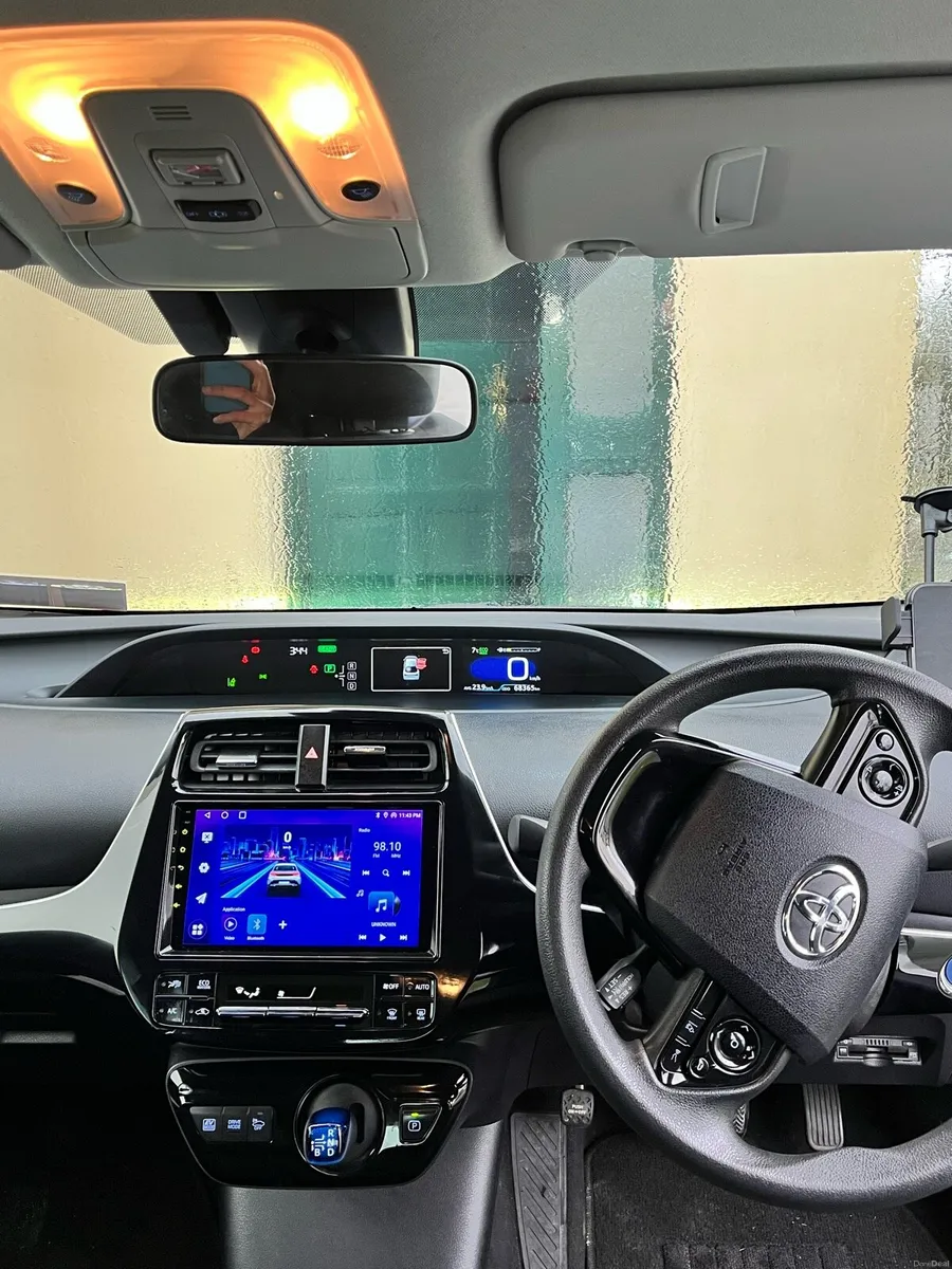 Toyota Prius 2019 *low mileage * - Image 4
